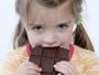 Нет смысла лишать здорового ребенка шоколада и прочих сладостей